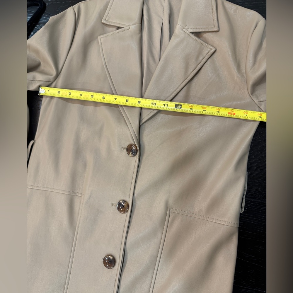T Tahari Faux Leather Classic Tan Beige Trench Coat Women’s Size XS - Picture 8 of 11